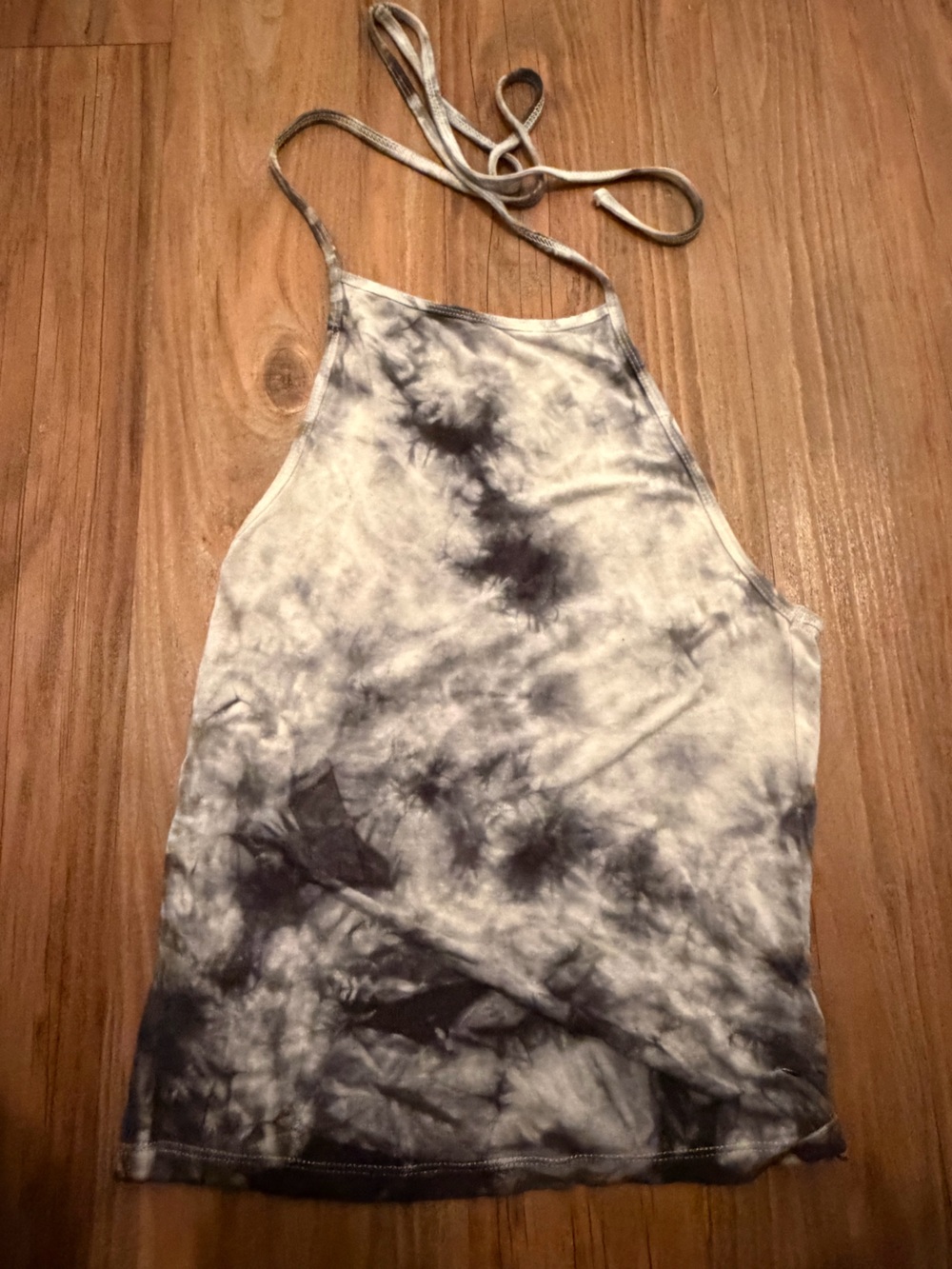 🚨American Eagle Outfitters Gray & White Tie-Dye Halter Tank🚨
